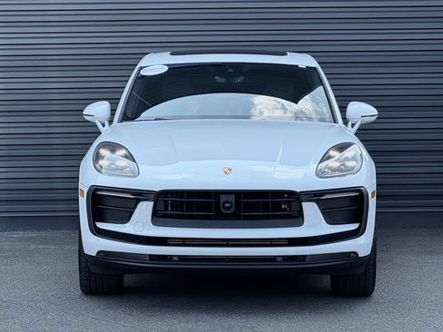Certified 2026 Porsche Macan AWD/4WD image 10