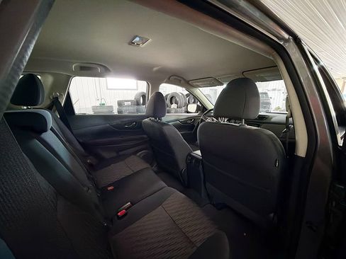 Used 2018 Nissan Rogue S AWD/4WD image 11