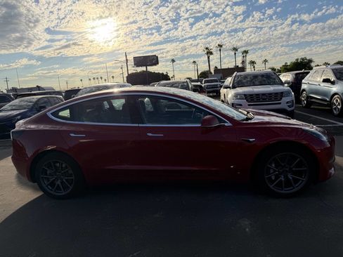 Used 2020 Tesla Model 3 Standard Range Plus image 3