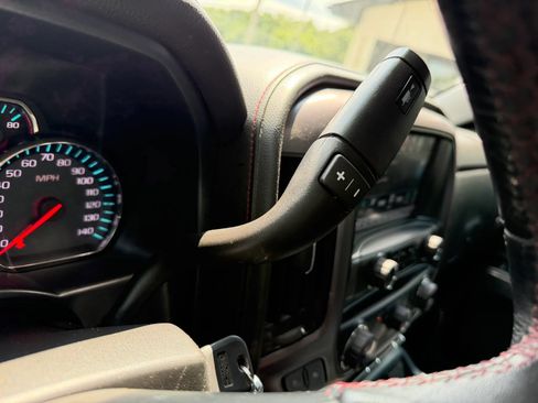 Used 2018 GMC Sierra 1500 SLT AWD/4WD image 23