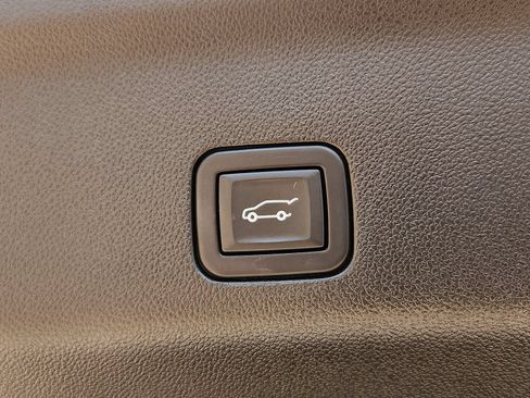 Used 2024 GMC Yukon Denali Ultimate AWD/4WD image 11
