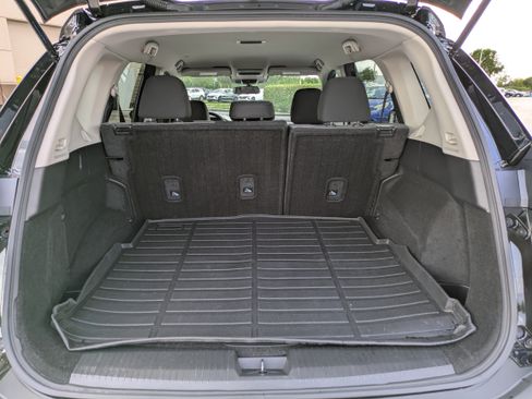 Used 2023 Nissan Rogue SV FWD image 12