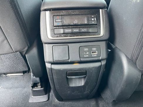 Used 2024 Subaru Ascent Premium w/ Convenience Package AWD/4WD image 16