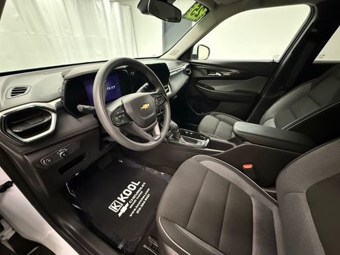 Used 2025 Chevrolet TrailBlazer LT AWD/4WD image 11
