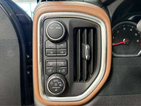 Used 2022 Chevrolet Silverado 1500 High Country w/ Z71 Off-Road Package AWD/4WD image 25