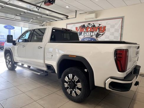 Used 2024 GMC Sierra 3500 Denali w/ Technology Package image 10