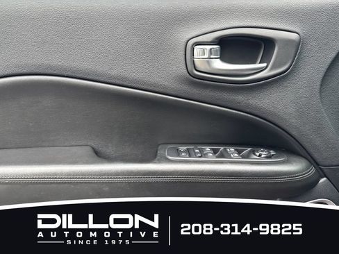 Used 2021 Jeep Compass Latitude AWD/4WD image 11