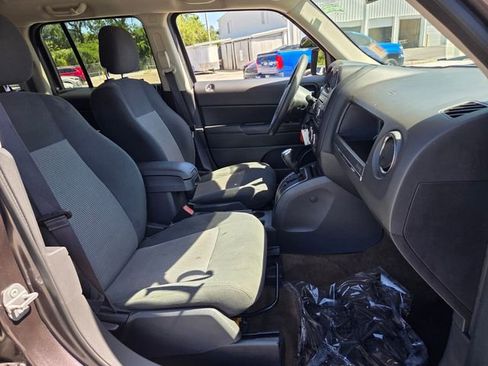 Used 2016 Jeep Patriot Sport w/ Power Value Group FWD image 17