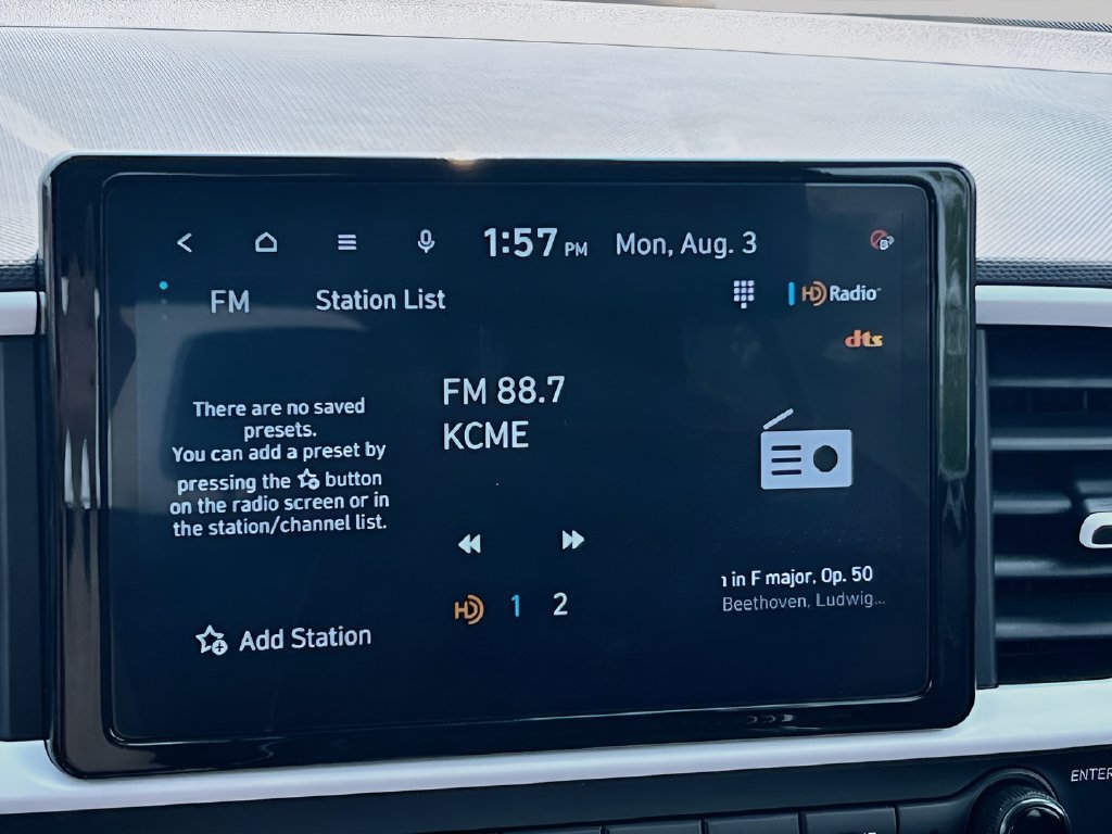 Used 2025 Hyundai Venue Limited FWD image 15