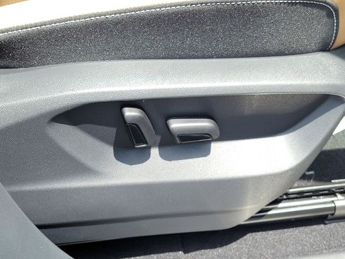 New 2026 Volkswagen Atlas Cross Sport SEL R-Line AWD/4WD image 11
