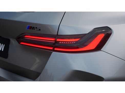 New 2026 BMW M5 Touring image 8