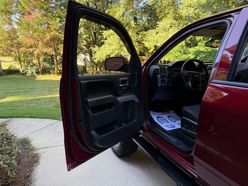 Used 2017 Chevrolet Silverado 1500 LT w/ All Star Edition image 36