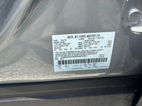 Used 2024 Ford Explorer XLT w/ Equipment Group 202A AWD/4WD image 26