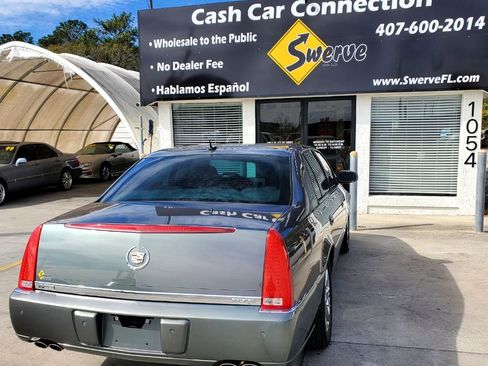 Used 2006 Cadillac DTS w/ Trunk Convenience Package image 11