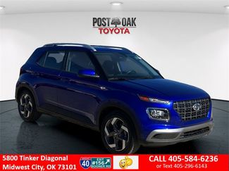 Used 2023 Hyundai Venue SEL video 1