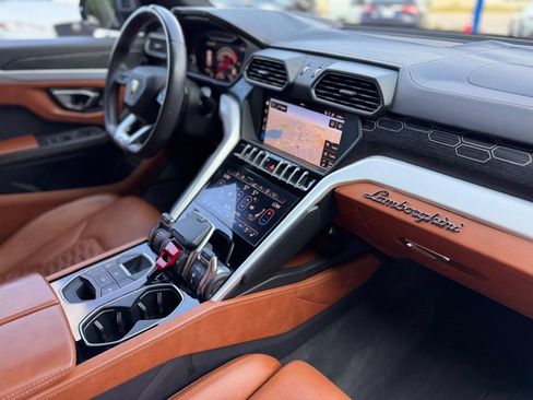 Used 2019 Lamborghini Urus AWD/4WD image 37