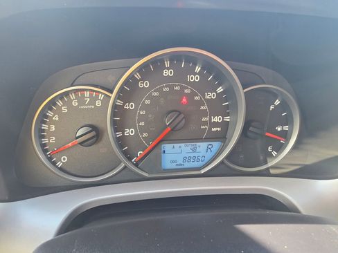 Used 2016 Toyota RAV4 LE image 18