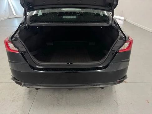 Used 2026 Toyota Camry SE image 7