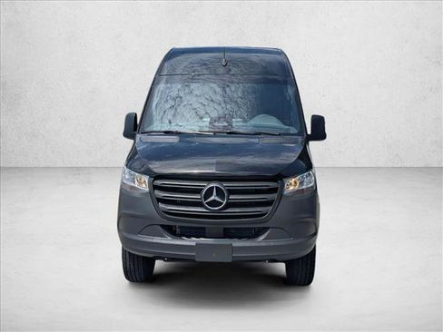 Used 2025 Mercedes-Benz Sprinter 2500 image 2