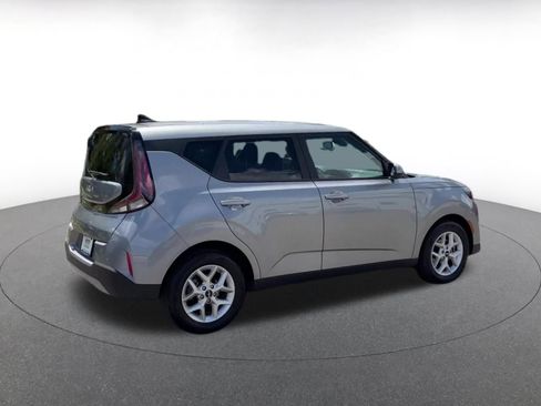 Used 2025 Kia Soul LX w/ LX Technology Package FWD image 14