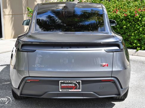 Used 2026 Tesla Model Y AWD image 15