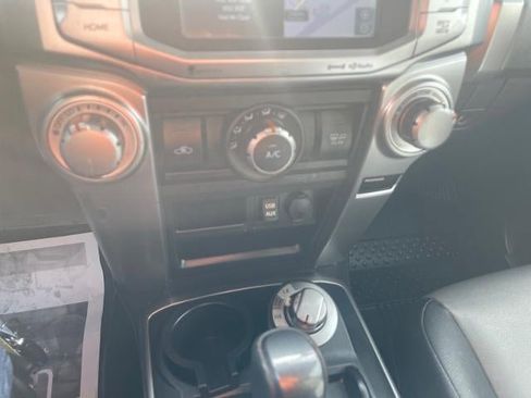 Used 2018 Toyota 4Runner SR5 Premium image 15