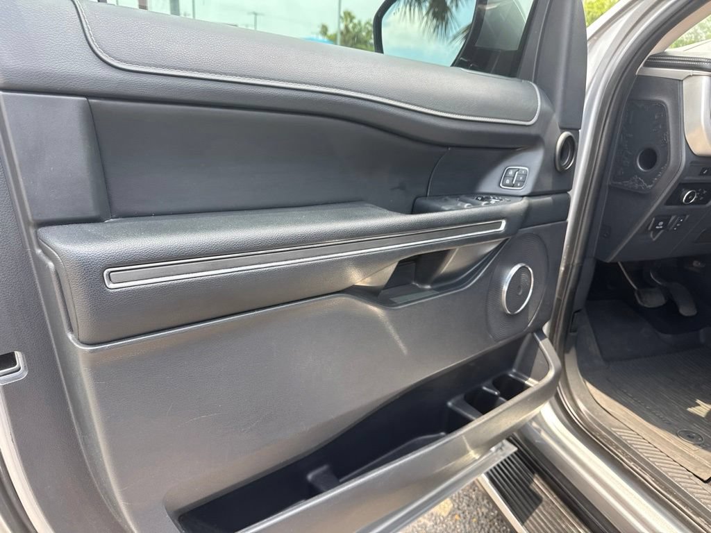 Used 2023 Ford Expedition XLT RWD image 15