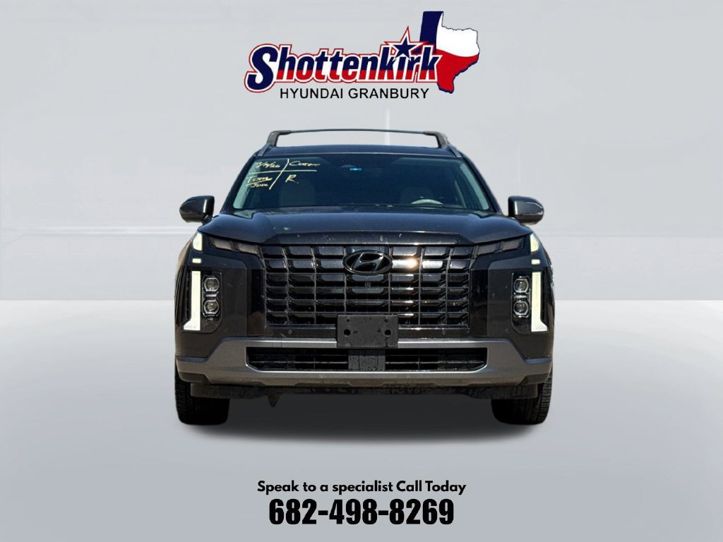 Used 2023 Hyundai Palisade Limited FWD image 2