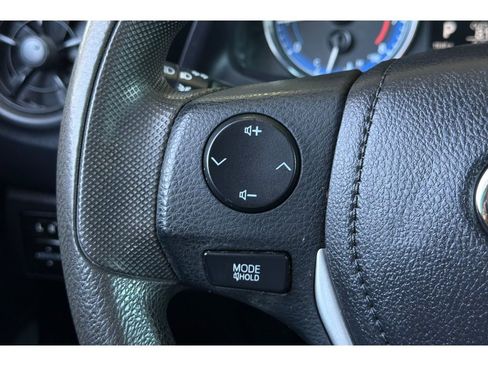 Used 2017 Toyota Corolla L w/ Carpet Mat Package (TMS) FWD image 24