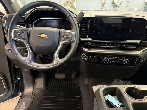 Used 2026 Chevrolet Silverado 1500 LT AWD/4WD image 6