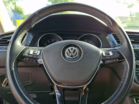 Used 2019 Volkswagen Tiguan SEL AWD/4WD image 18
