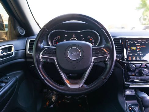 Used 2021 Jeep Grand Cherokee Laredo X AWD/4WD image 19