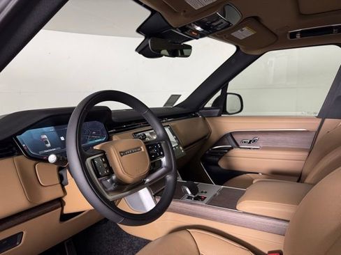 New 2025 Land Rover Range Rover Long Wheelbase SE image 40
