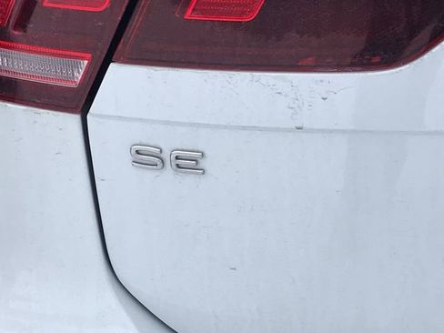 Used 2024 Volkswagen Tiguan SE image 4