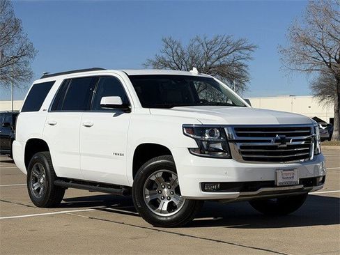 Used 2018 Chevrolet Tahoe LT image 2
