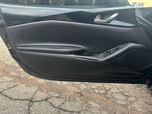Used 2018 MAZDA MX-5 Miata Grand Touring image 10