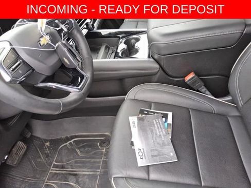 Used 2025 Chevrolet Suburban Premier w/ Sun And Tow Package AWD/4WD image 7