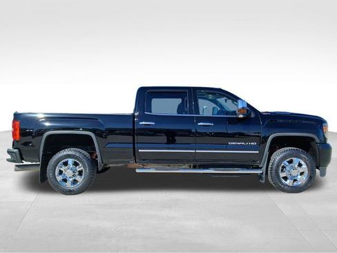 Used 2017 GMC Sierra 3500 Denali w/ Duramax Plus Package image 9