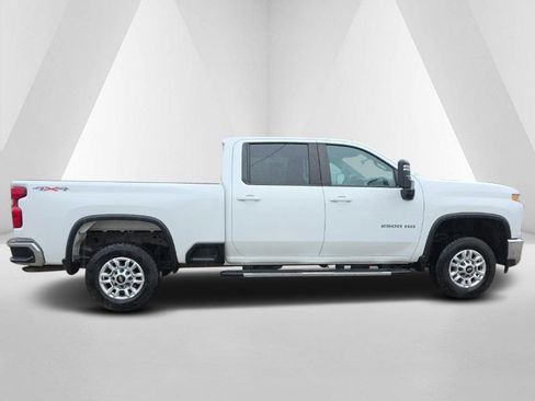 Used 2023 Chevrolet Silverado 2500 LT image 4