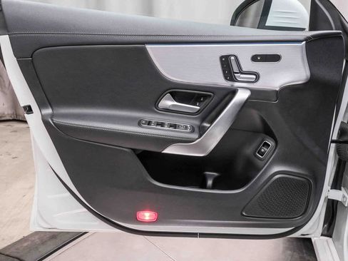 Used 2020 Mercedes-Benz CLA 250 image 21