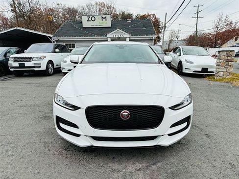 Used 2020 Jaguar XE S RWD image 9