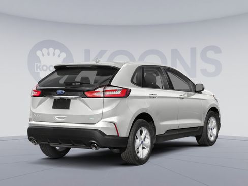 Used 2020 Ford Edge SE image 2