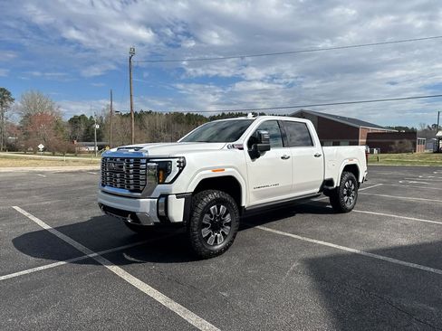 Used 2025 GMC Sierra 2500 Denali w/ Denali Reserve Package image 13