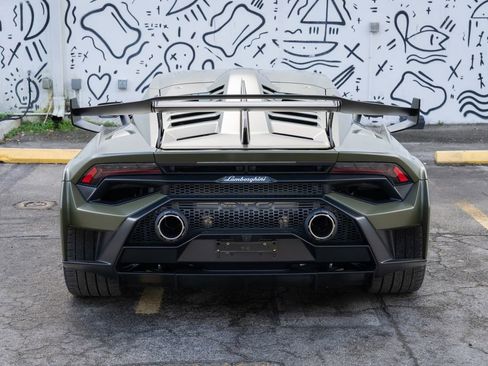 Used 2022 Lamborghini Huracan STO image 8