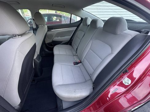 Used 2019 Hyundai Elantra SEL FWD image 11