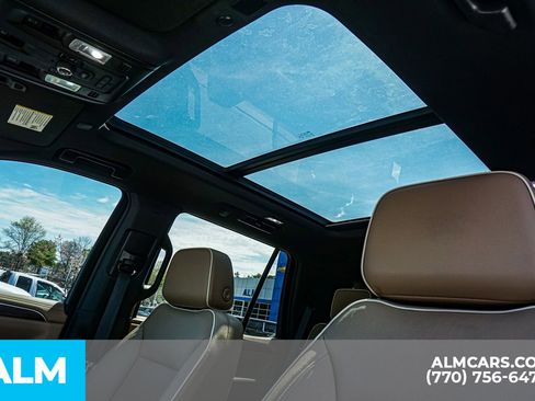 Used 2023 Chevrolet Tahoe Premier w/ Premium Package 2 AWD/4WD image 28