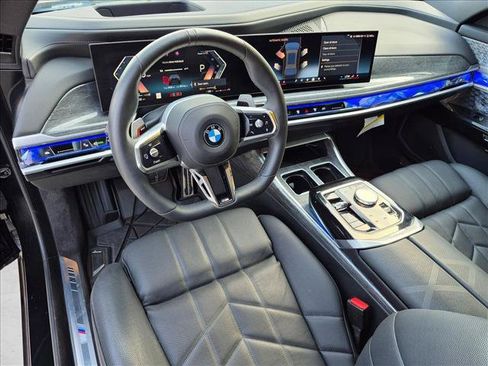 Used 2025 BMW 760i xDrive w/ Executive Package AWD/4WD image 10