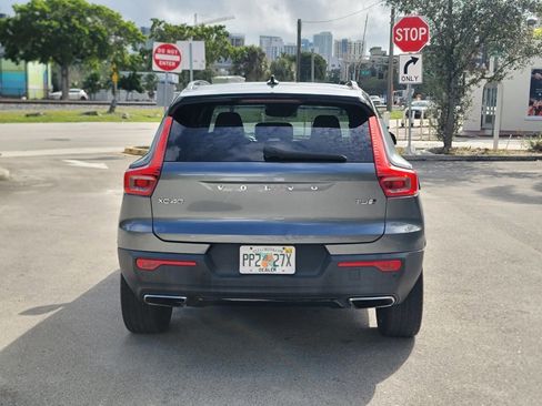 Used 2019 Volvo XC40 T5 R-Design image 7