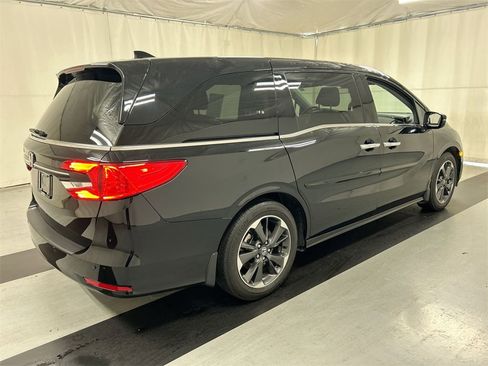 Used 2024 Honda Odyssey Elite image 2