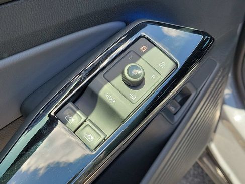 Certified 2024 Volkswagen ID.4 S RWD image 18